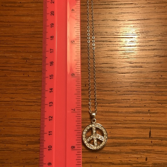 NWOT Silver Peace Pendant Necklace - Picture 10 of 11